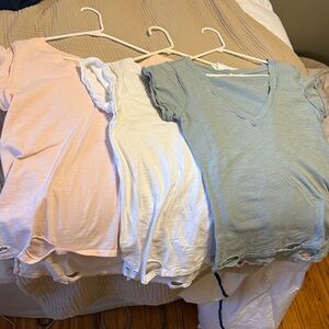 (3) Umgee Kateryna slate blue, peach, white - V-neck distressed tees sz S